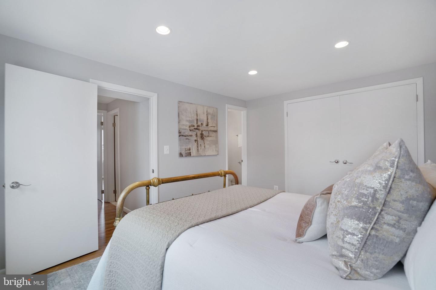 3901-A 6TH ST N, ARLINGTON, Virginia 22203, 3 Bedrooms Bedrooms, ,2 BathroomsBathrooms,Residential,For sale,3901-A 6TH ST N,VAAR2069572 MLS # VAAR2069572