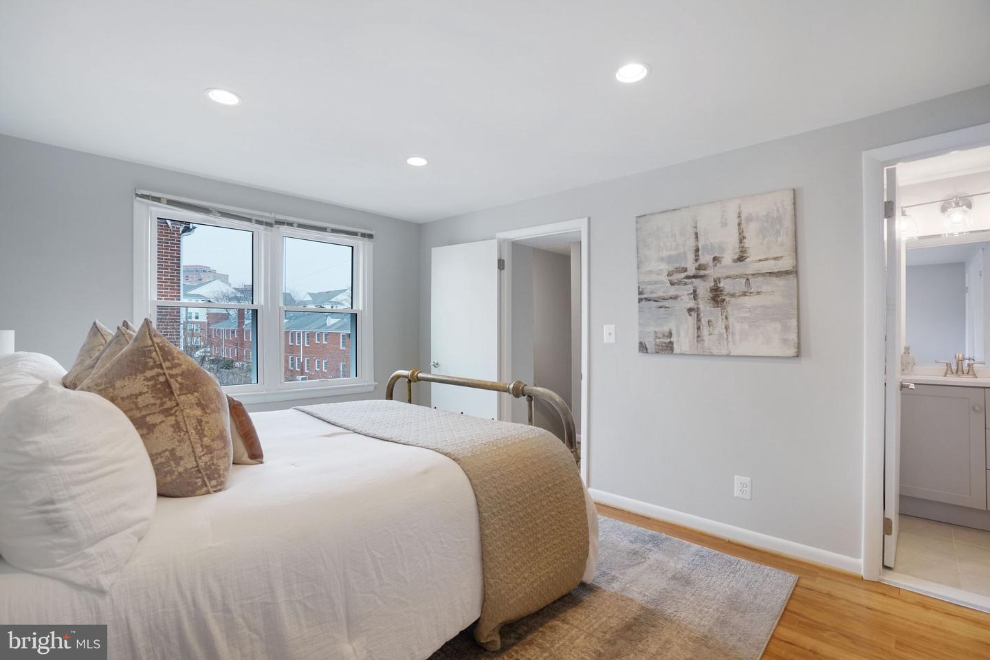 3901-A 6TH ST N, ARLINGTON, Virginia 22203, 3 Bedrooms Bedrooms, ,2 BathroomsBathrooms,Residential,For sale,3901-A 6TH ST N,VAAR2069572 MLS # VAAR2069572