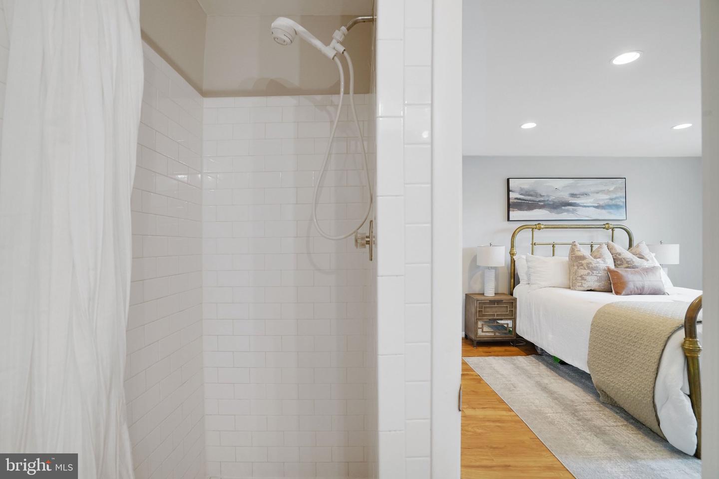 3901-A 6TH ST N, ARLINGTON, Virginia 22203, 3 Bedrooms Bedrooms, ,2 BathroomsBathrooms,Residential,For sale,3901-A 6TH ST N,VAAR2069572 MLS # VAAR2069572