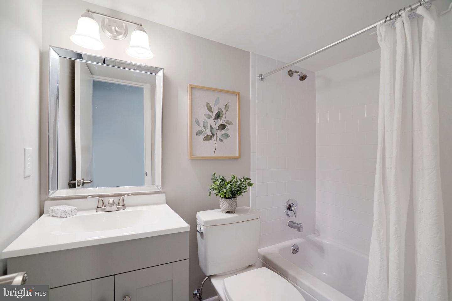 3901-A 6TH ST N, ARLINGTON, Virginia 22203, 3 Bedrooms Bedrooms, ,2 BathroomsBathrooms,Residential,For sale,3901-A 6TH ST N,VAAR2069572 MLS # VAAR2069572
