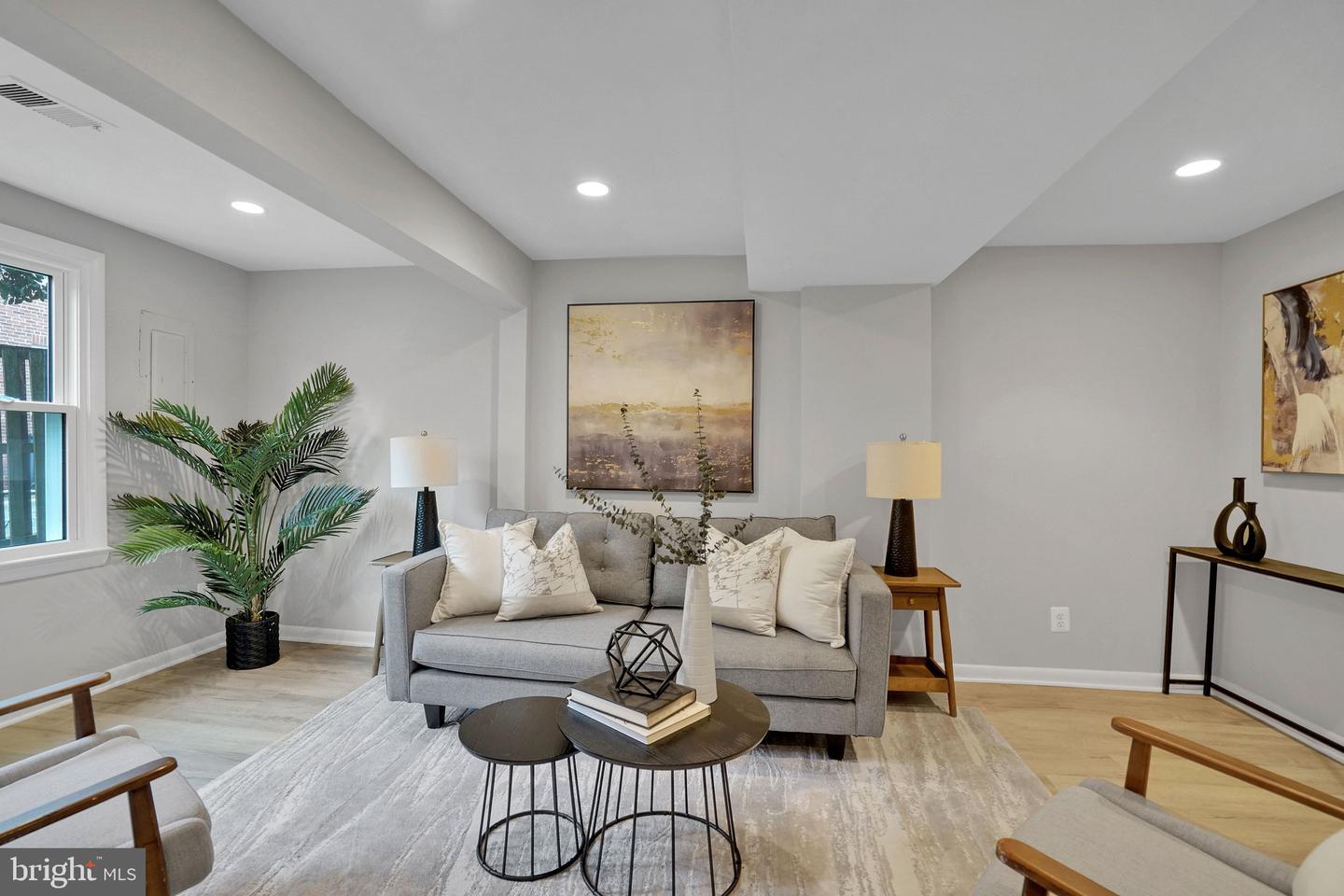 3901-A 6TH ST N, ARLINGTON, Virginia 22203, 3 Bedrooms Bedrooms, ,2 BathroomsBathrooms,Residential,For sale,3901-A 6TH ST N,VAAR2069572 MLS # VAAR2069572