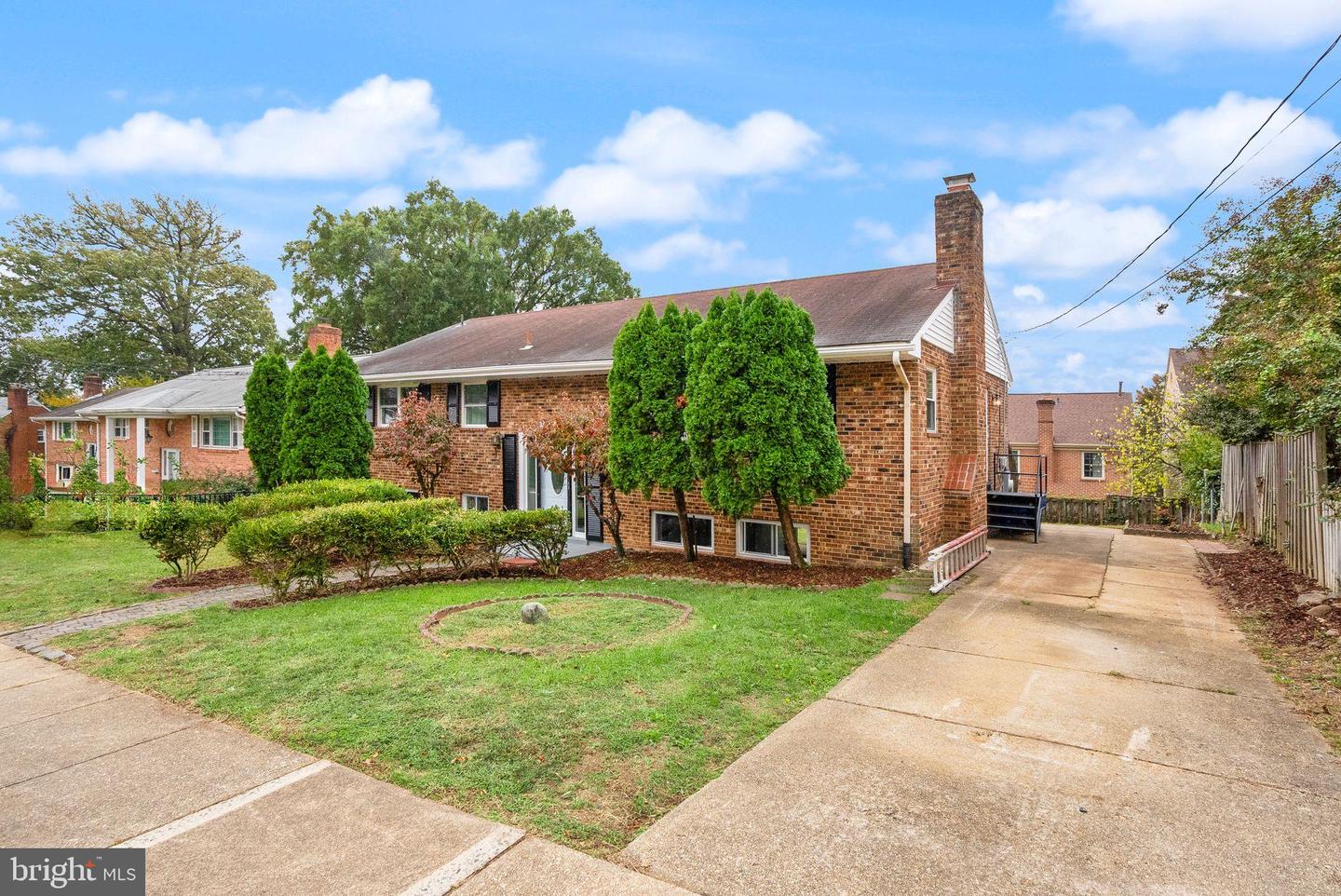 306 N MADISON ST, ARLINGTON, Virginia 22203, 5 Bedrooms Bedrooms, 13 Rooms Rooms,3 BathroomsBathrooms,Residential,For sale,306 N MADISON ST,VAAR2069576 MLS # VAAR2069576