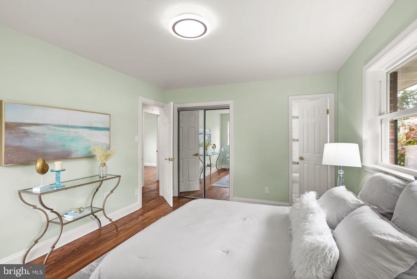 306 N MADISON ST, ARLINGTON, Virginia 22203, 5 Bedrooms Bedrooms, 13 Rooms Rooms,3 BathroomsBathrooms,Residential,For sale,306 N MADISON ST,VAAR2069576 MLS # VAAR2069576