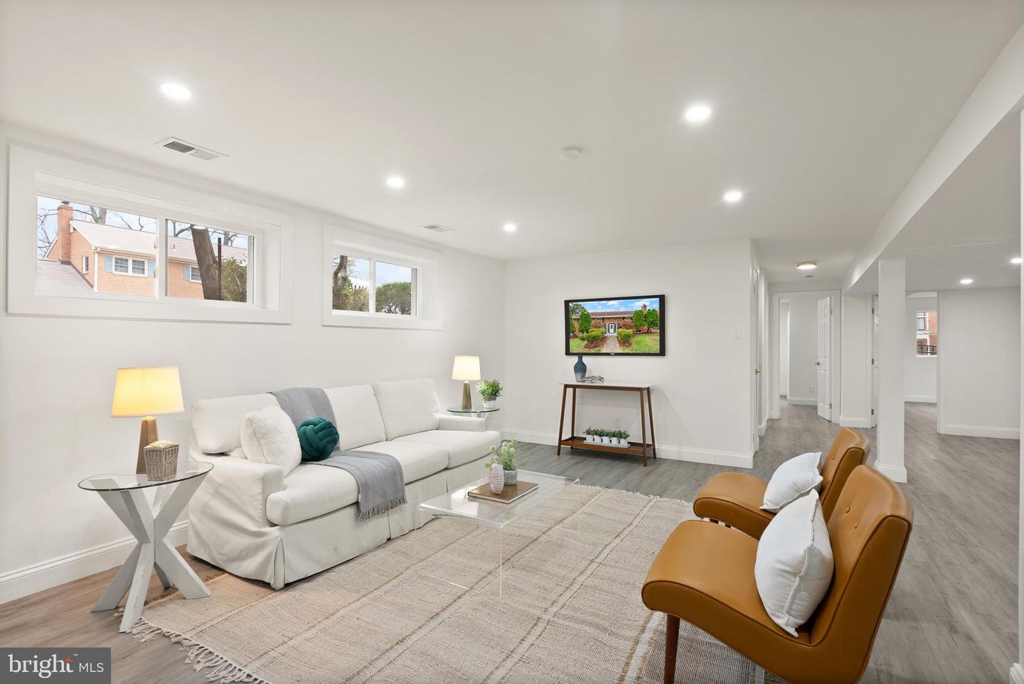 306 N MADISON ST, ARLINGTON, Virginia 22203, 5 Bedrooms Bedrooms, 13 Rooms Rooms,3 BathroomsBathrooms,Residential,For sale,306 N MADISON ST,VAAR2069576 MLS # VAAR2069576