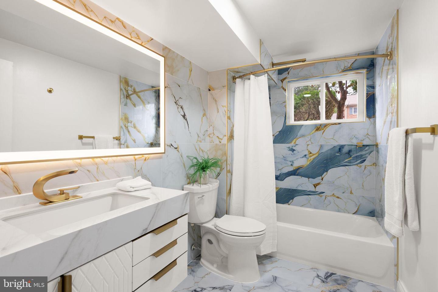 306 N MADISON ST, ARLINGTON, Virginia 22203, 5 Bedrooms Bedrooms, 13 Rooms Rooms,3 BathroomsBathrooms,Residential,For sale,306 N MADISON ST,VAAR2069576 MLS # VAAR2069576