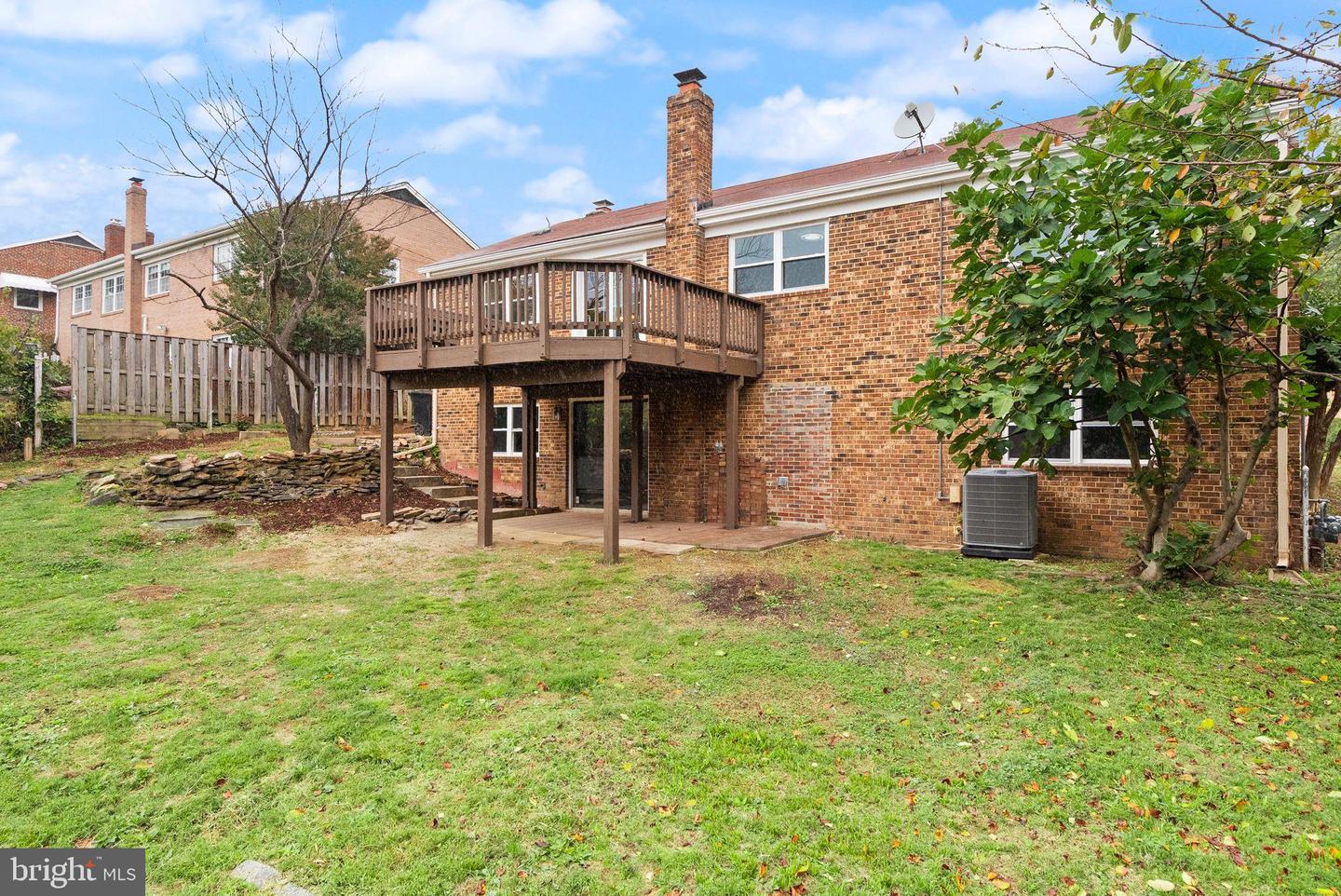 306 N MADISON ST, ARLINGTON, Virginia 22203, 5 Bedrooms Bedrooms, 13 Rooms Rooms,3 BathroomsBathrooms,Residential,For sale,306 N MADISON ST,VAAR2069576 MLS # VAAR2069576