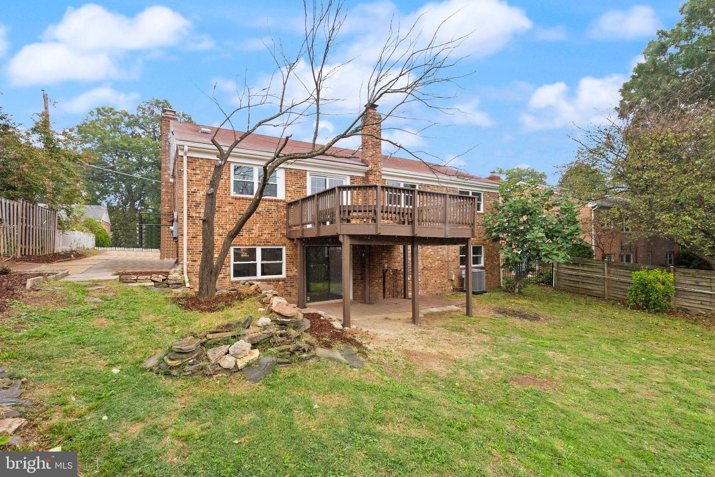 306 N MADISON ST, ARLINGTON, Virginia 22203, 5 Bedrooms Bedrooms, 13 Rooms Rooms,3 BathroomsBathrooms,Residential,For sale,306 N MADISON ST,VAAR2069576 MLS # VAAR2069576