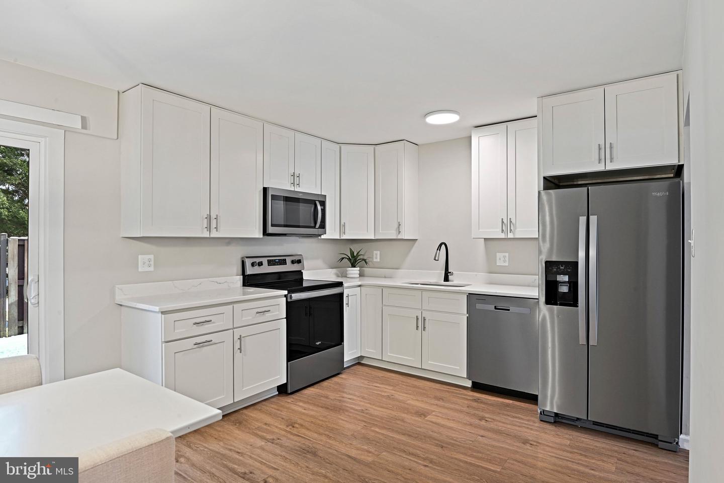 1118 SHANNON PL, HERNDON, Virginia 20170, 3 Bedrooms Bedrooms, ,2 BathroomsBathrooms,Residential,For sale,1118 SHANNON PL,VAFX2293754 MLS # VAFX2293754