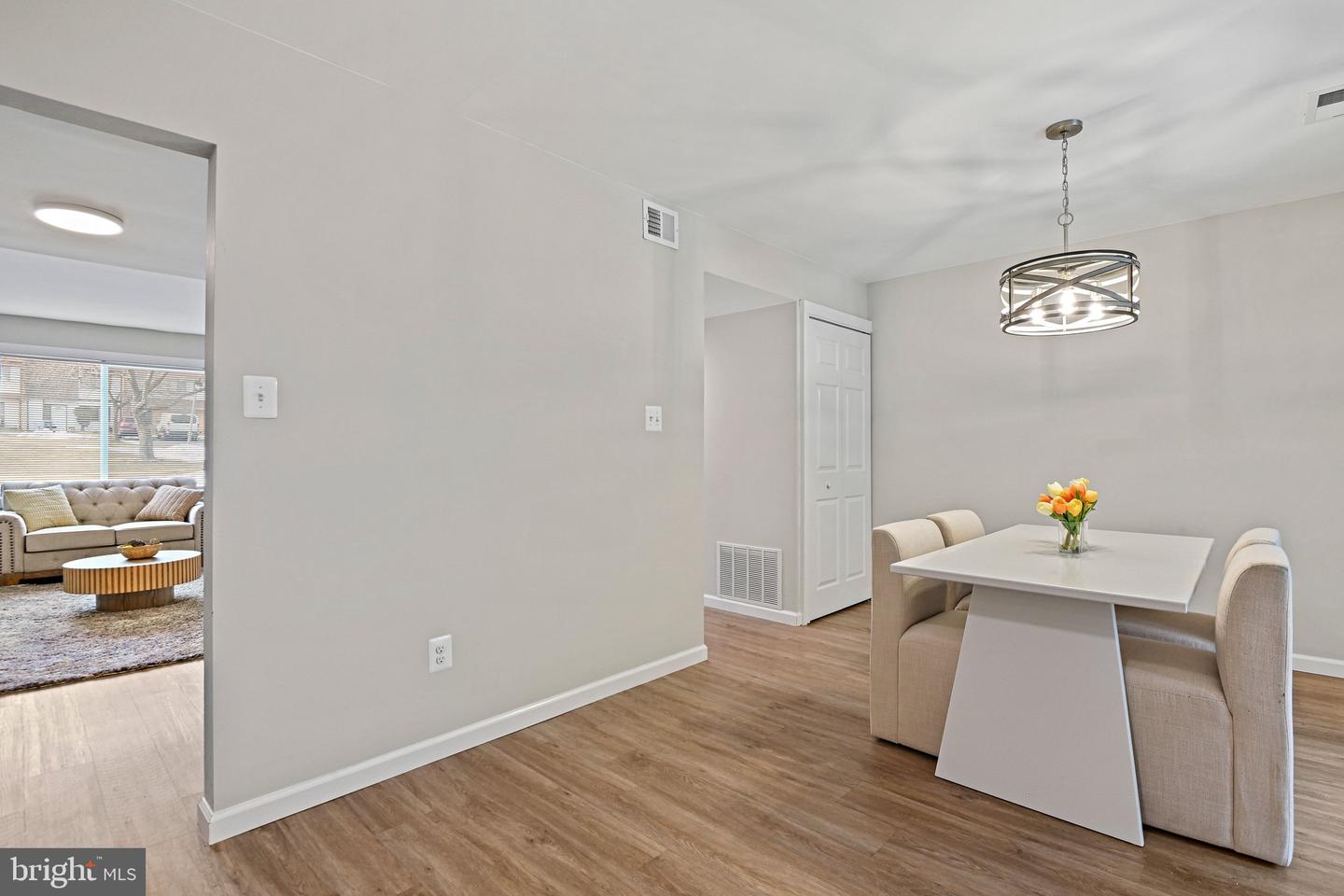 1118 SHANNON PL, HERNDON, Virginia 20170, 3 Bedrooms Bedrooms, ,2 BathroomsBathrooms,Residential,For sale,1118 SHANNON PL,VAFX2293754 MLS # VAFX2293754