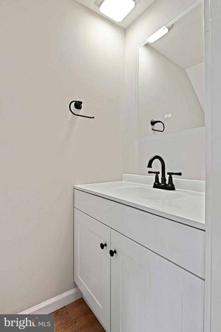 1118 SHANNON PL, HERNDON, Virginia 20170, 3 Bedrooms Bedrooms, ,2 BathroomsBathrooms,Residential,For sale,1118 SHANNON PL,VAFX2293754 MLS # VAFX2293754