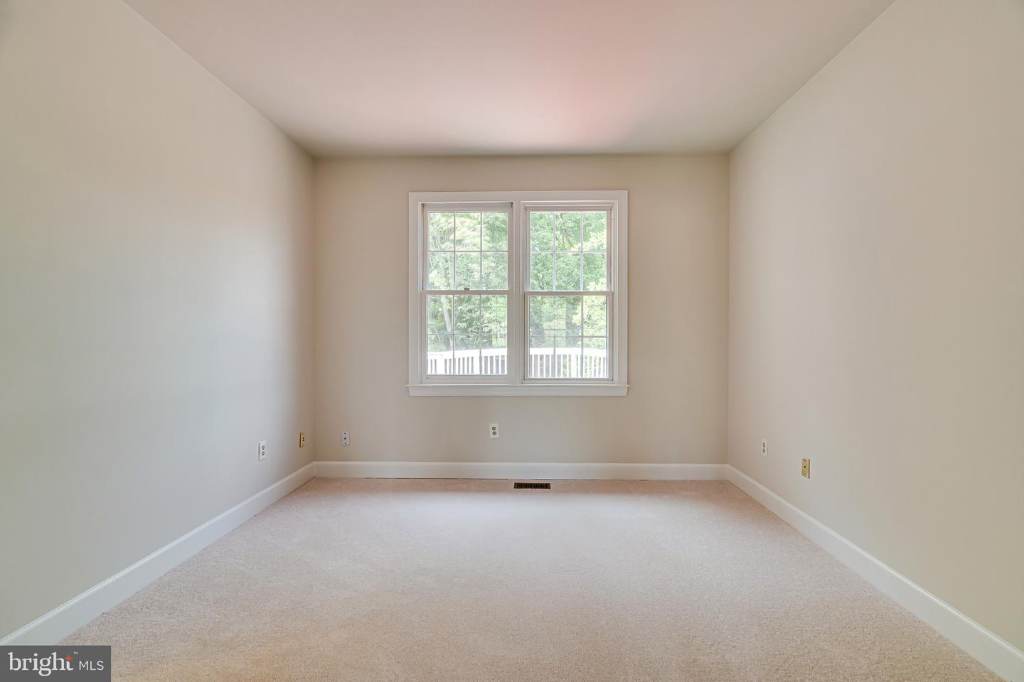 1936 LORD FAIRFAX RD, VIENNA, Virginia 22182, 5 Bedrooms Bedrooms, ,3 BathroomsBathrooms,Residential,For sale,1936 LORD FAIRFAX RD,VAFX2293756 MLS # VAFX2293756