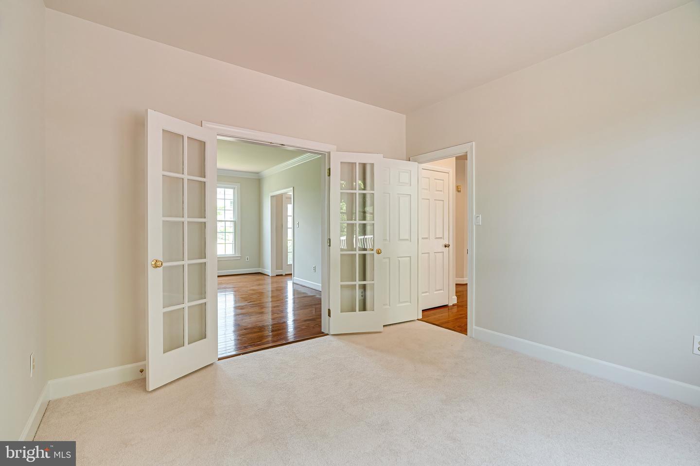 1936 LORD FAIRFAX RD, VIENNA, Virginia 22182, 5 Bedrooms Bedrooms, ,3 BathroomsBathrooms,Residential,For sale,1936 LORD FAIRFAX RD,VAFX2293756 MLS # VAFX2293756