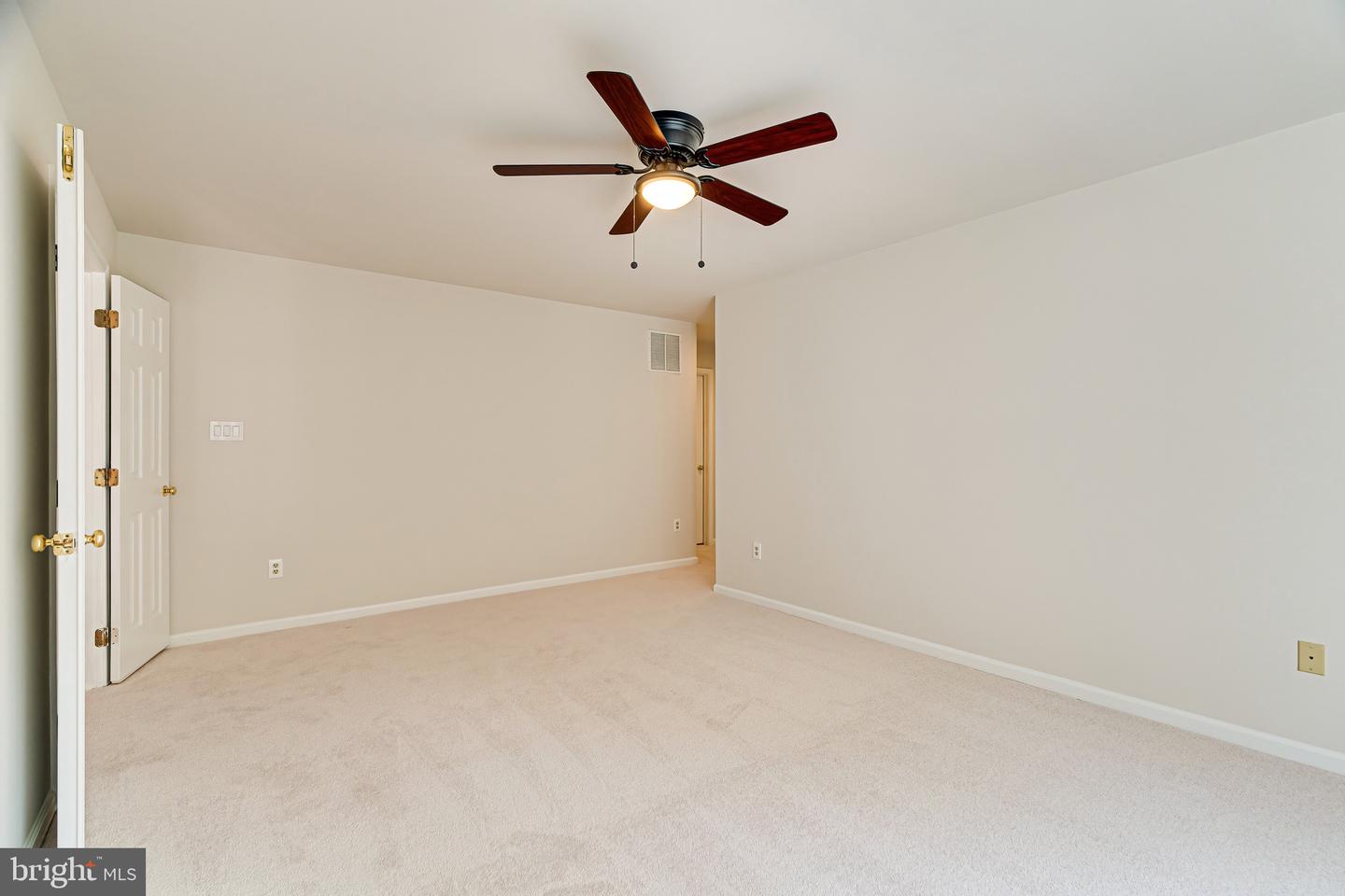 1936 LORD FAIRFAX RD, VIENNA, Virginia 22182, 5 Bedrooms Bedrooms, ,3 BathroomsBathrooms,Residential,For sale,1936 LORD FAIRFAX RD,VAFX2293756 MLS # VAFX2293756