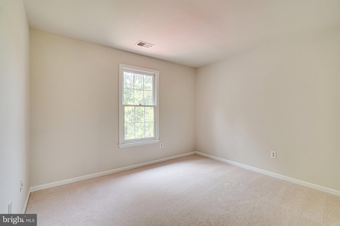 1936 LORD FAIRFAX RD, VIENNA, Virginia 22182, 5 Bedrooms Bedrooms, ,3 BathroomsBathrooms,Residential,For sale,1936 LORD FAIRFAX RD,VAFX2293756 MLS # VAFX2293756