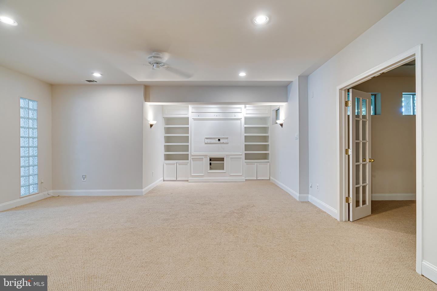 1936 LORD FAIRFAX RD, VIENNA, Virginia 22182, 5 Bedrooms Bedrooms, ,3 BathroomsBathrooms,Residential,For sale,1936 LORD FAIRFAX RD,VAFX2293756 MLS # VAFX2293756