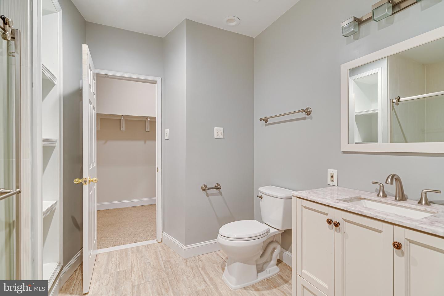 1936 LORD FAIRFAX RD, VIENNA, Virginia 22182, 5 Bedrooms Bedrooms, ,3 BathroomsBathrooms,Residential,For sale,1936 LORD FAIRFAX RD,VAFX2293756 MLS # VAFX2293756