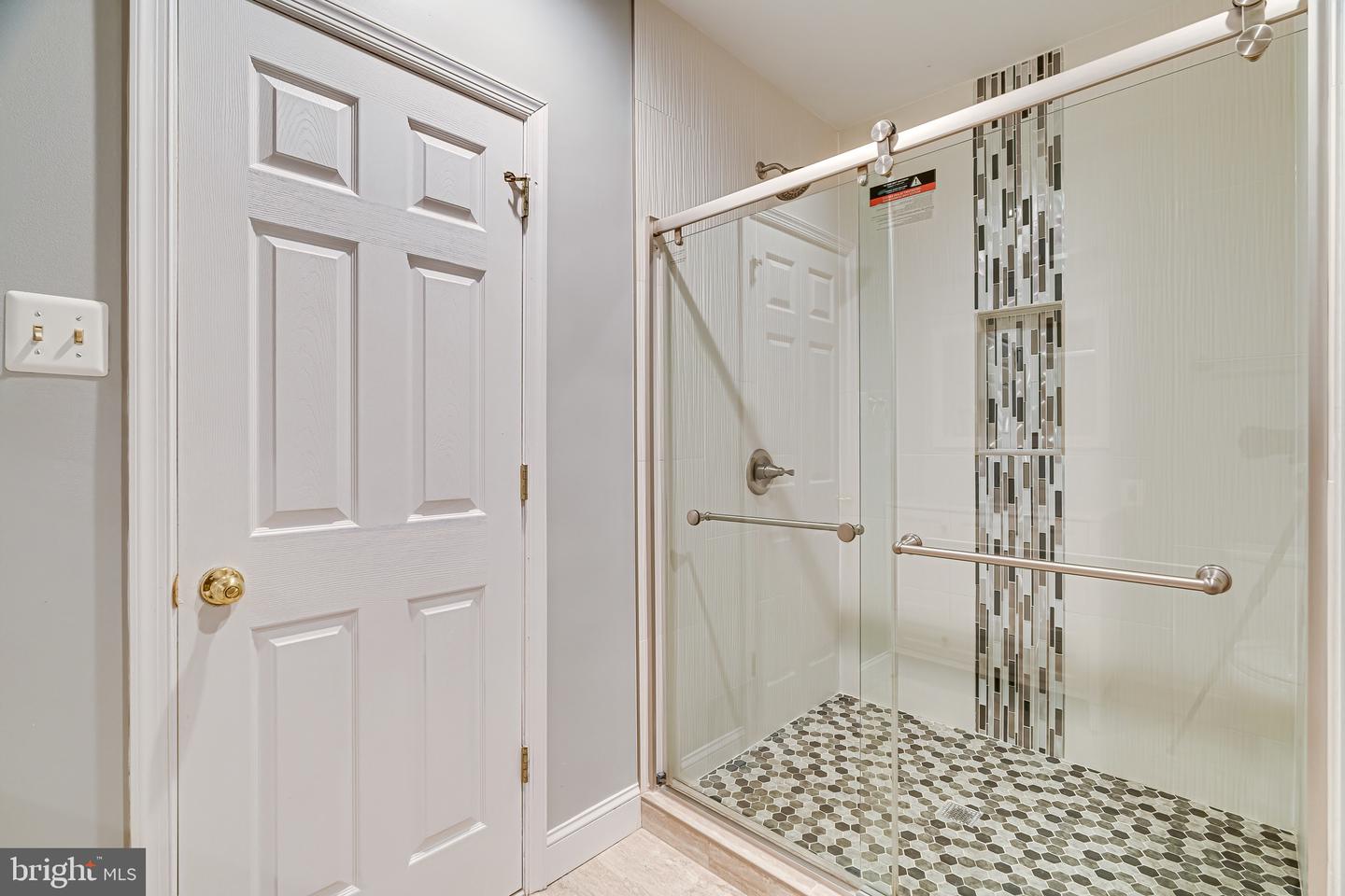 1936 LORD FAIRFAX RD, VIENNA, Virginia 22182, 5 Bedrooms Bedrooms, ,3 BathroomsBathrooms,Residential,For sale,1936 LORD FAIRFAX RD,VAFX2293756 MLS # VAFX2293756