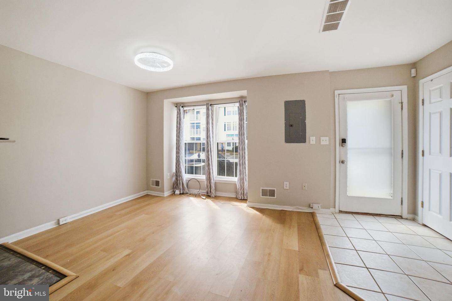 8310 BLUEBIRD WAY #3, LORTON, Virginia 22079, 3 Bedrooms Bedrooms, ,2 BathroomsBathrooms,Residential,For sale,8310 BLUEBIRD WAY #3,VAFX2293772 MLS # VAFX2293772