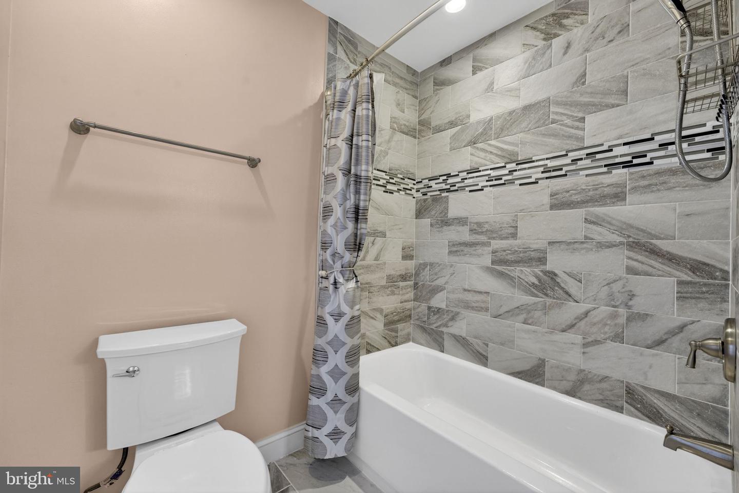 515 TOBACCO QUAY, ALEXANDRIA, Virginia 22314, 1 Bedroom Bedrooms, ,1 BathroomBathrooms,Residential,For sale,515 TOBACCO QUAY,VAAX2054718 MLS # VAAX2054718