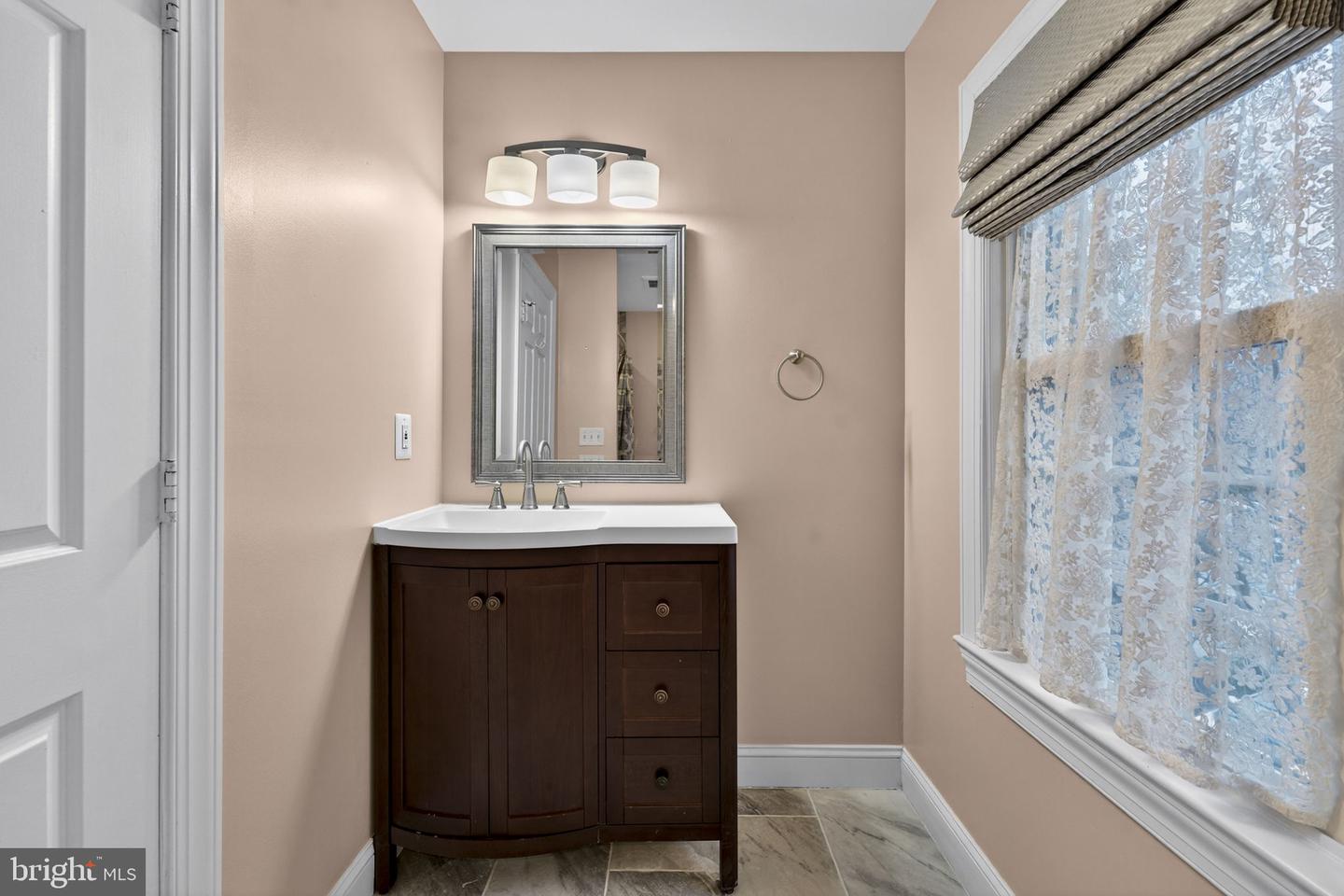 515 TOBACCO QUAY, ALEXANDRIA, Virginia 22314, 1 Bedroom Bedrooms, ,1 BathroomBathrooms,Residential,For sale,515 TOBACCO QUAY,VAAX2054718 MLS # VAAX2054718