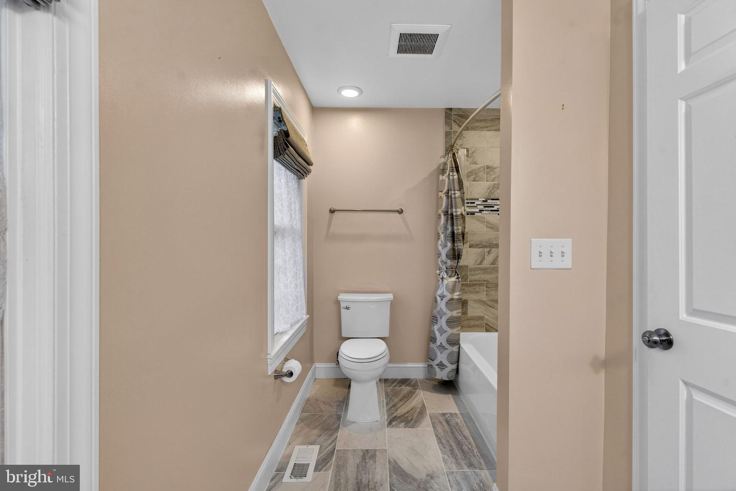 515 TOBACCO QUAY, ALEXANDRIA, Virginia 22314, 1 Bedroom Bedrooms, ,1 BathroomBathrooms,Residential,For sale,515 TOBACCO QUAY,VAAX2054718 MLS # VAAX2054718