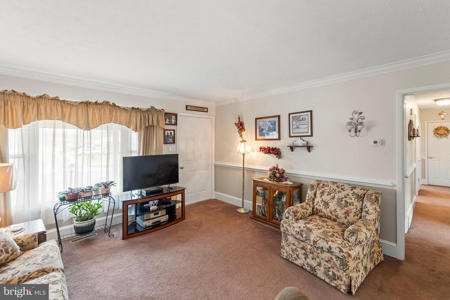 216 W CEDARMEADE AVE, WINCHESTER, Virginia 22601, 3 Bedrooms Bedrooms, ,2 BathroomsBathrooms,Residential,For sale,216 W CEDARMEADE AVE,VAWI2010094 MLS # VAWI2010094