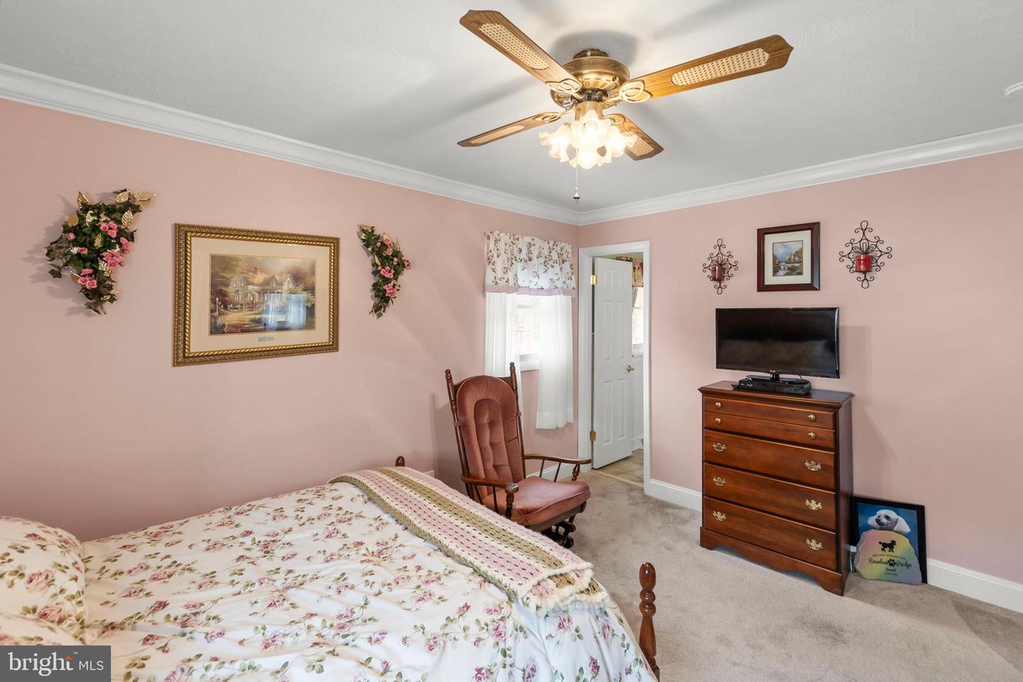 216 W CEDARMEADE AVE, WINCHESTER, Virginia 22601, 3 Bedrooms Bedrooms, ,2 BathroomsBathrooms,Residential,For sale,216 W CEDARMEADE AVE,VAWI2010094 MLS # VAWI2010094