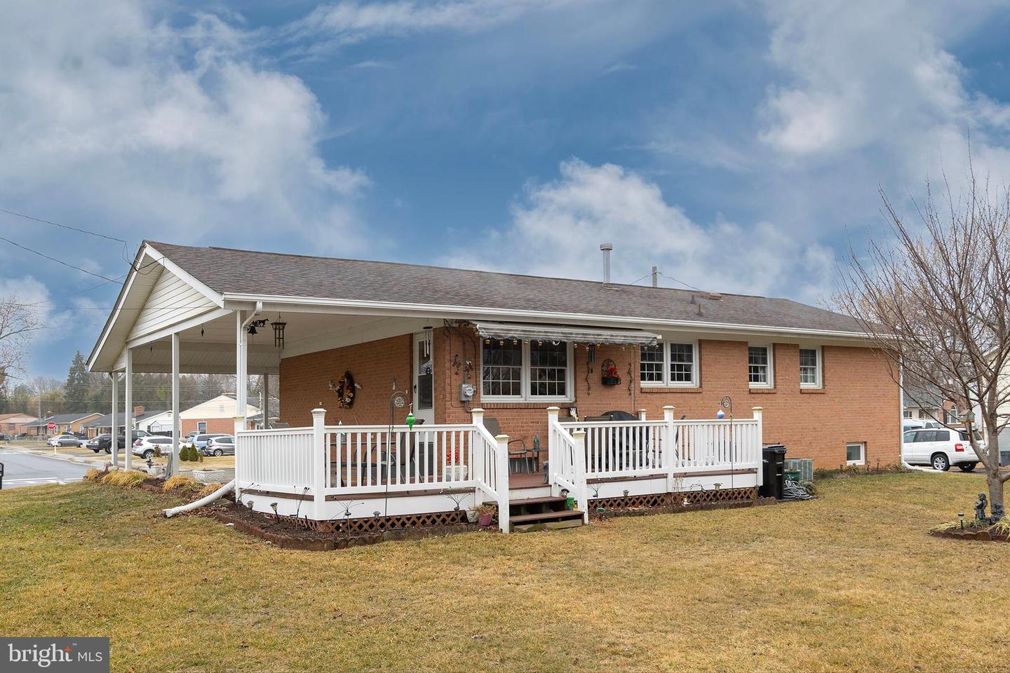 216 W CEDARMEADE AVE, WINCHESTER, Virginia 22601, 3 Bedrooms Bedrooms, ,2 BathroomsBathrooms,Residential,For sale,216 W CEDARMEADE AVE,VAWI2010094 MLS # VAWI2010094