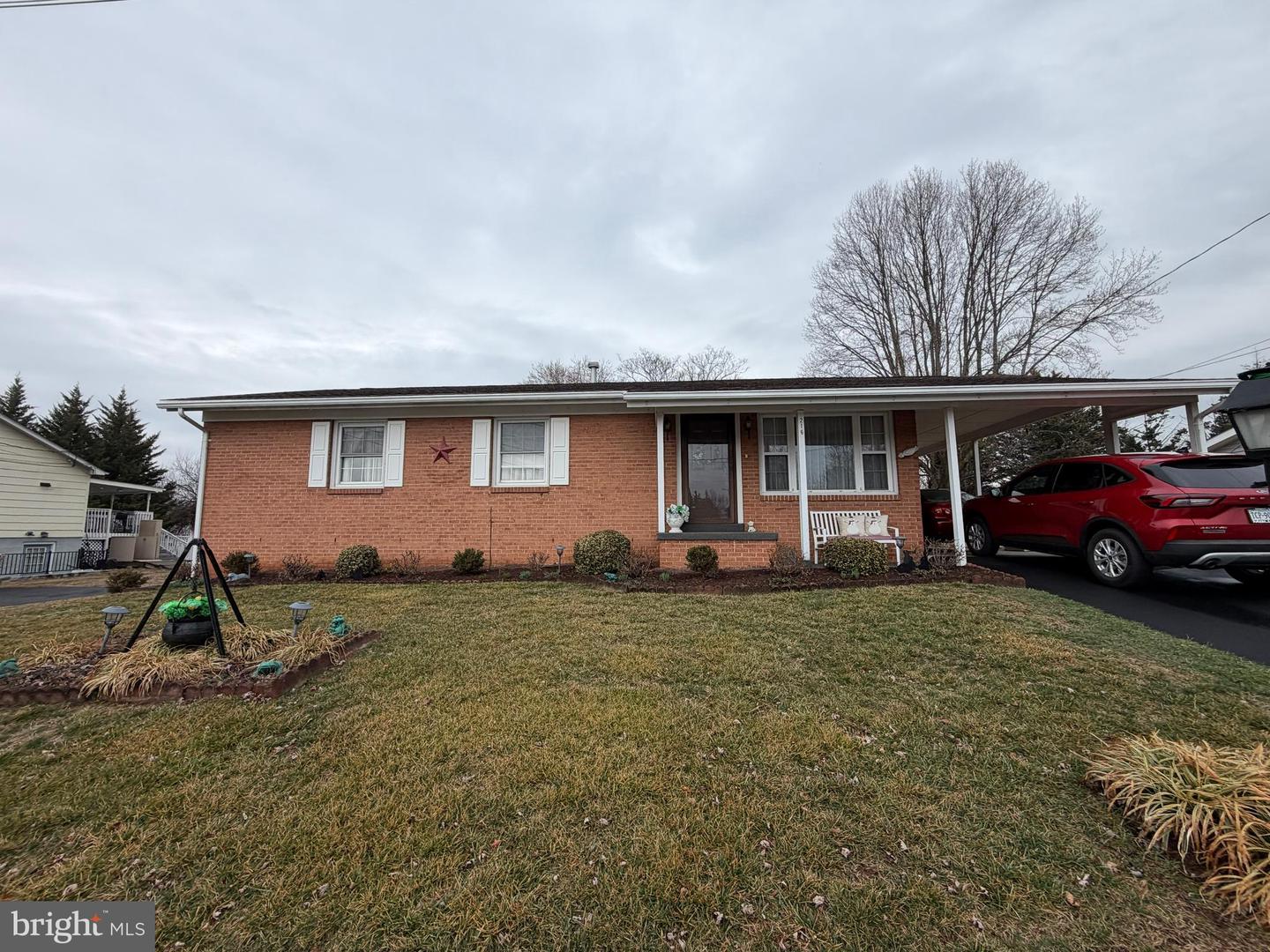 216 W CEDARMEADE AVE, WINCHESTER, Virginia 22601, 3 Bedrooms Bedrooms, ,2 BathroomsBathrooms,Residential,For sale,216 W CEDARMEADE AVE,VAWI2010094 MLS # VAWI2010094