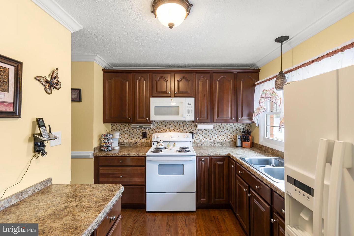 216 W CEDARMEADE AVE, WINCHESTER, Virginia 22601, 3 Bedrooms Bedrooms, ,2 BathroomsBathrooms,Residential,For sale,216 W CEDARMEADE AVE,VAWI2010094 MLS # VAWI2010094