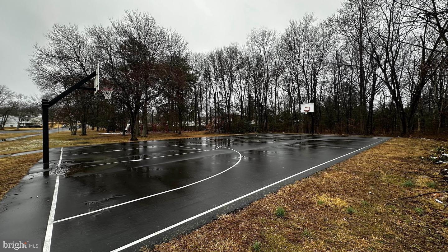 5840 BURKE MANOR CT, BURKE, Virginia 22015, 3 Bedrooms Bedrooms, ,1 BathroomBathrooms,Residential,For sale,5840 BURKE MANOR CT,VAFX2294038 MLS # VAFX2294038