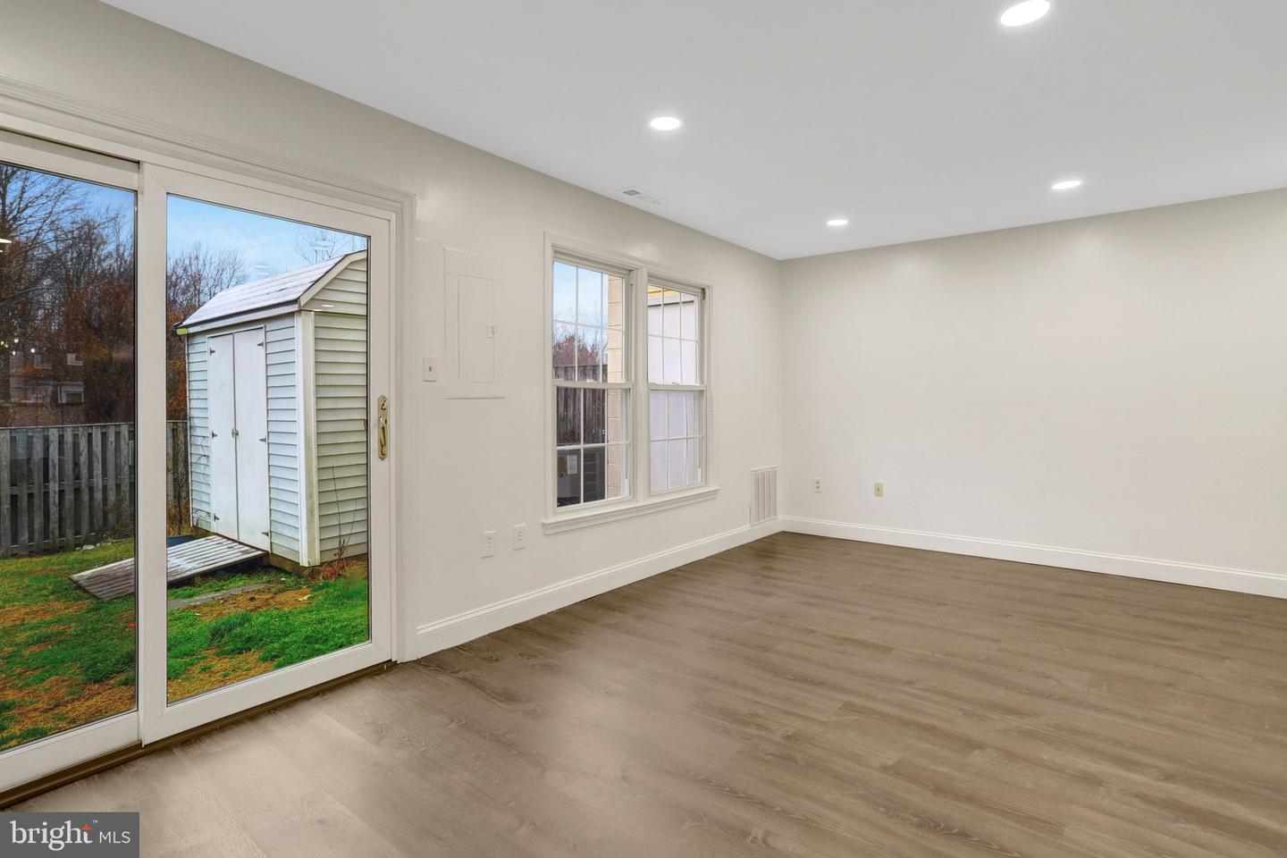 5840 BURKE MANOR CT, BURKE, Virginia 22015, 3 Bedrooms Bedrooms, ,1 BathroomBathrooms,Residential,For sale,5840 BURKE MANOR CT,VAFX2294038 MLS # VAFX2294038