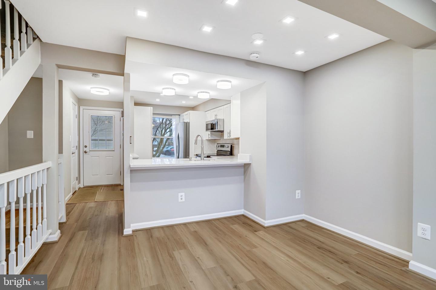 106 CHARING CT, STERLING, Virginia 20164, 3 Bedrooms Bedrooms, ,2 BathroomsBathrooms,Residential,For sale,106 CHARING CT,VALO2117376 MLS # VALO2117376