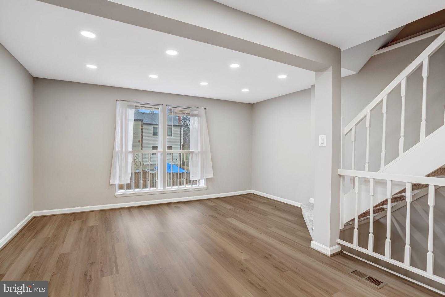 106 CHARING CT, STERLING, Virginia 20164, 3 Bedrooms Bedrooms, ,2 BathroomsBathrooms,Residential,For sale,106 CHARING CT,VALO2117376 MLS # VALO2117376