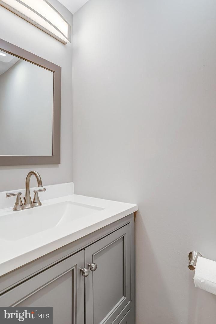 106 CHARING CT, STERLING, Virginia 20164, 3 Bedrooms Bedrooms, ,2 BathroomsBathrooms,Residential,For sale,106 CHARING CT,VALO2117376 MLS # VALO2117376