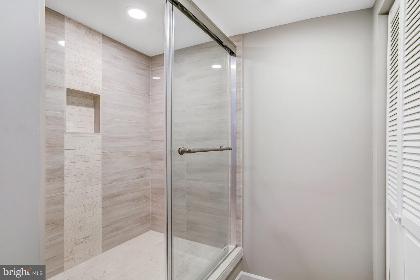 106 CHARING CT, STERLING, Virginia 20164, 3 Bedrooms Bedrooms, ,2 BathroomsBathrooms,Residential,For sale,106 CHARING CT,VALO2117376 MLS # VALO2117376