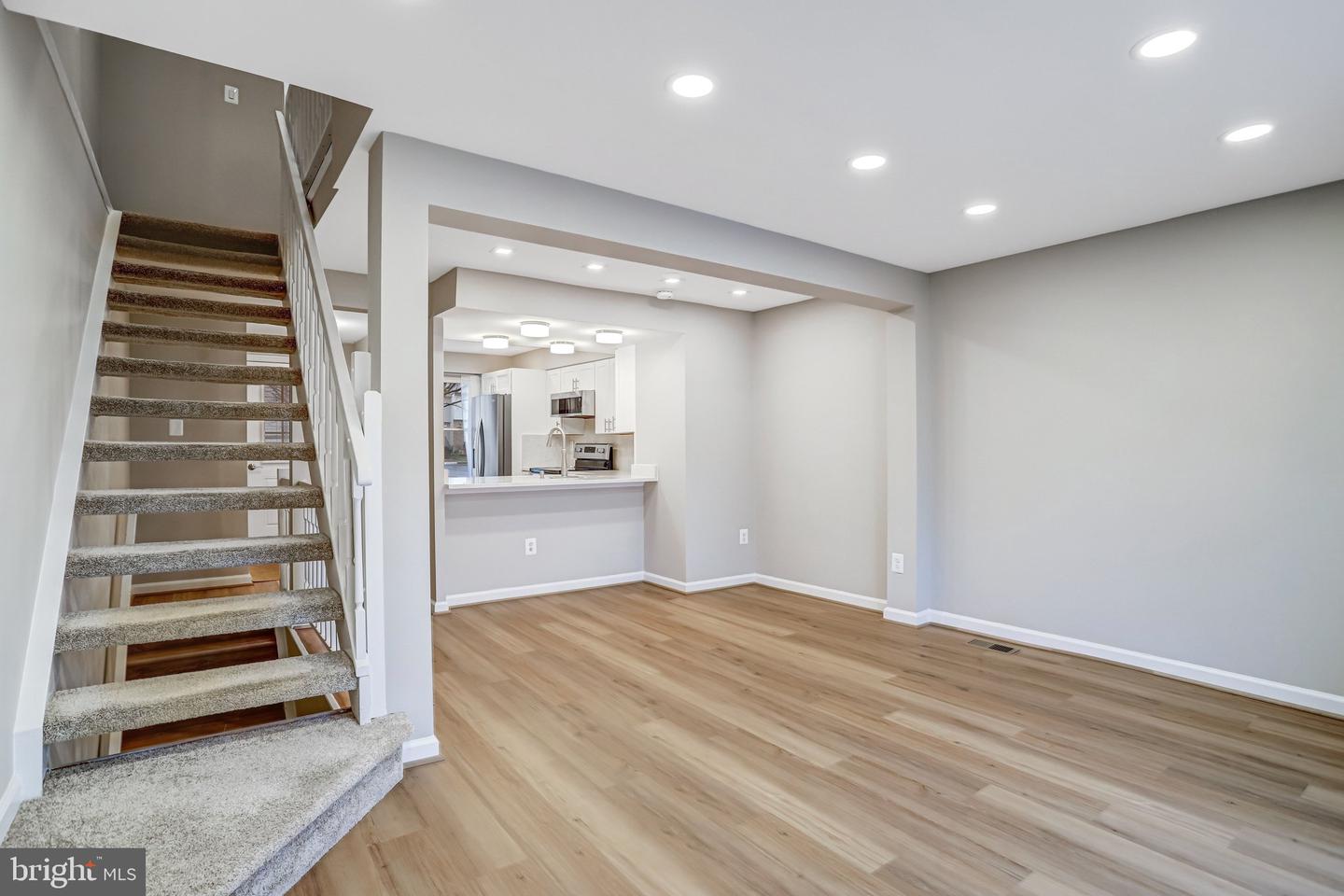 106 CHARING CT, STERLING, Virginia 20164, 3 Bedrooms Bedrooms, ,2 BathroomsBathrooms,Residential,For sale,106 CHARING CT,VALO2117376 MLS # VALO2117376