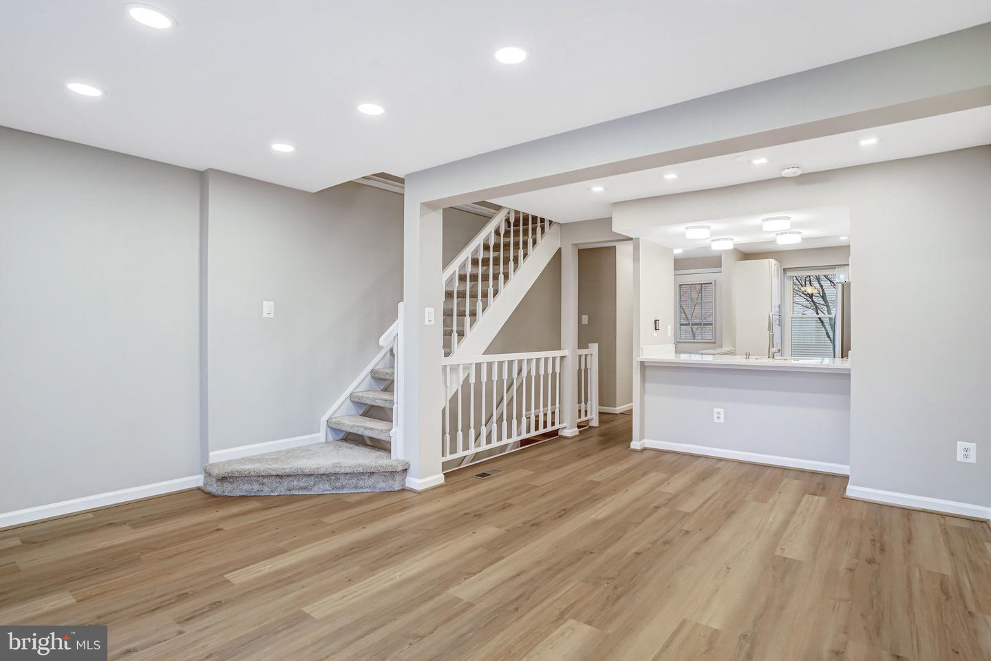 106 CHARING CT, STERLING, Virginia 20164, 3 Bedrooms Bedrooms, ,2 BathroomsBathrooms,Residential,For sale,106 CHARING CT,VALO2117376 MLS # VALO2117376