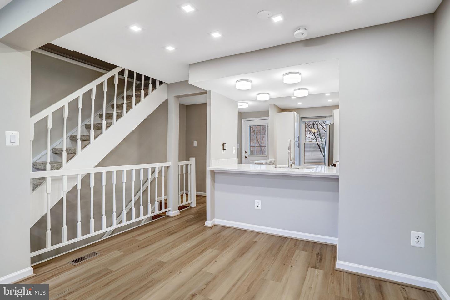 106 CHARING CT, STERLING, Virginia 20164, 3 Bedrooms Bedrooms, ,2 BathroomsBathrooms,Residential,For sale,106 CHARING CT,VALO2117376 MLS # VALO2117376