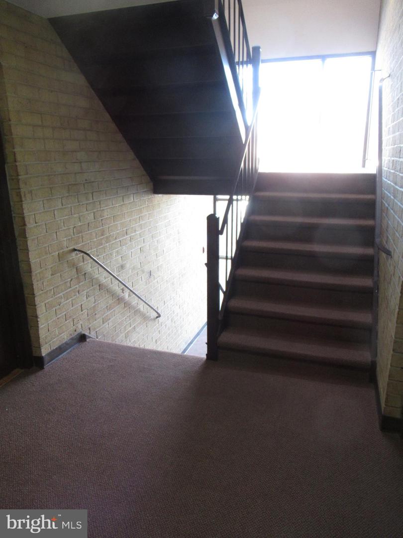 11055 CAMFIELD CT #102, MANASSAS, Virginia 20109, 2 Bedrooms Bedrooms, ,1 BathroomBathrooms,Residential,For sale,11055 CAMFIELD CT #102,VAPW2113746 MLS # VAPW2113746