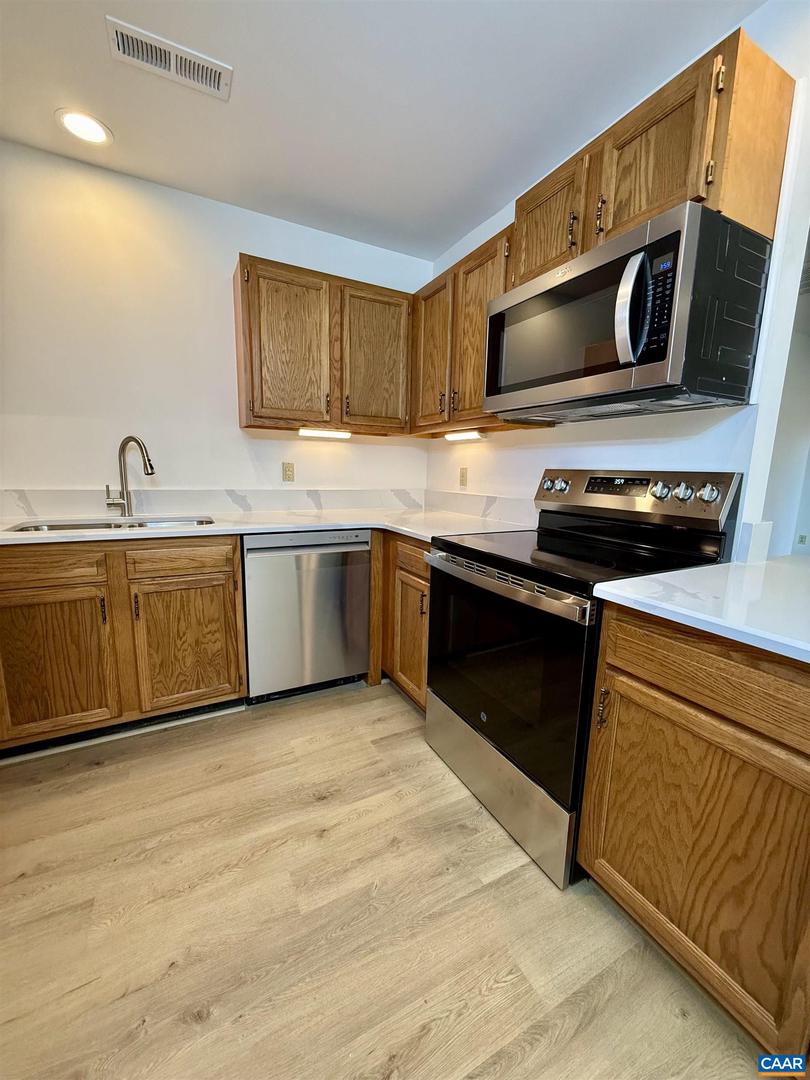 1026 HIGHLANDS DR, CHARLOTTESVILLE, Virginia 22901, 3 Bedrooms Bedrooms, ,2 BathroomsBathrooms,Residential,For sale,1026 HIGHLANDS DR,673971 MLS # 673971