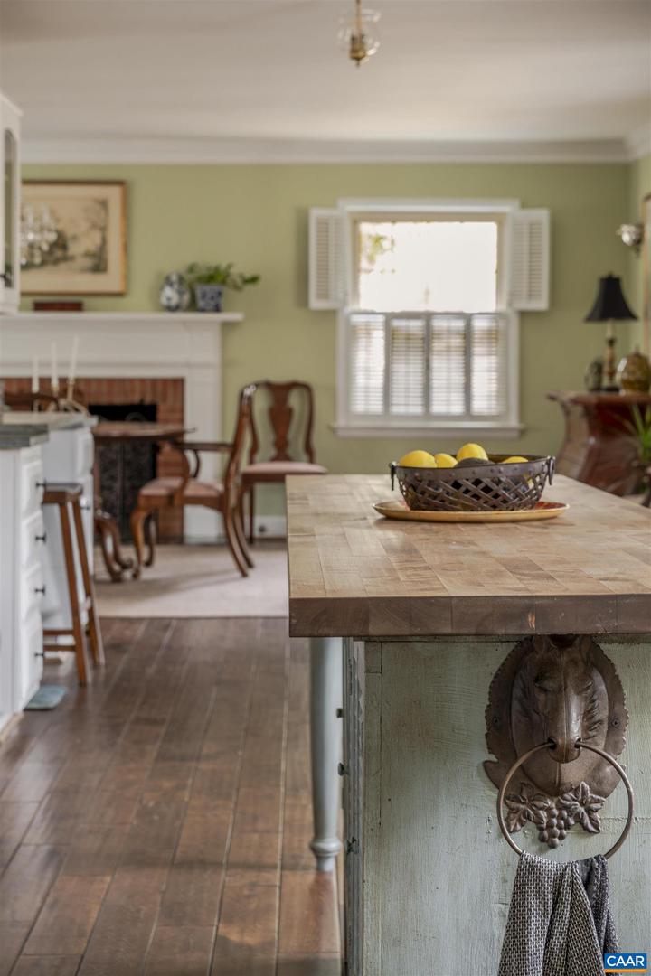 21 DEER PATH, CHARLOTTESVILLE, Virginia 22903, 5 Bedrooms Bedrooms, ,3 BathroomsBathrooms,Residential,For sale,21 DEER PATH,673977 MLS # 673977