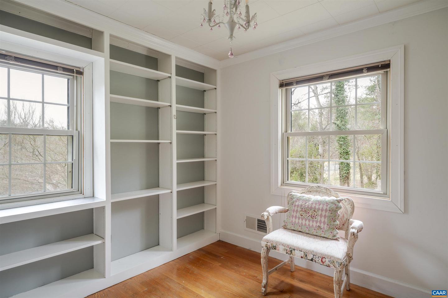 21 DEER PATH, CHARLOTTESVILLE, Virginia 22903, 5 Bedrooms Bedrooms, ,3 BathroomsBathrooms,Residential,For sale,21 DEER PATH,673977 MLS # 673977