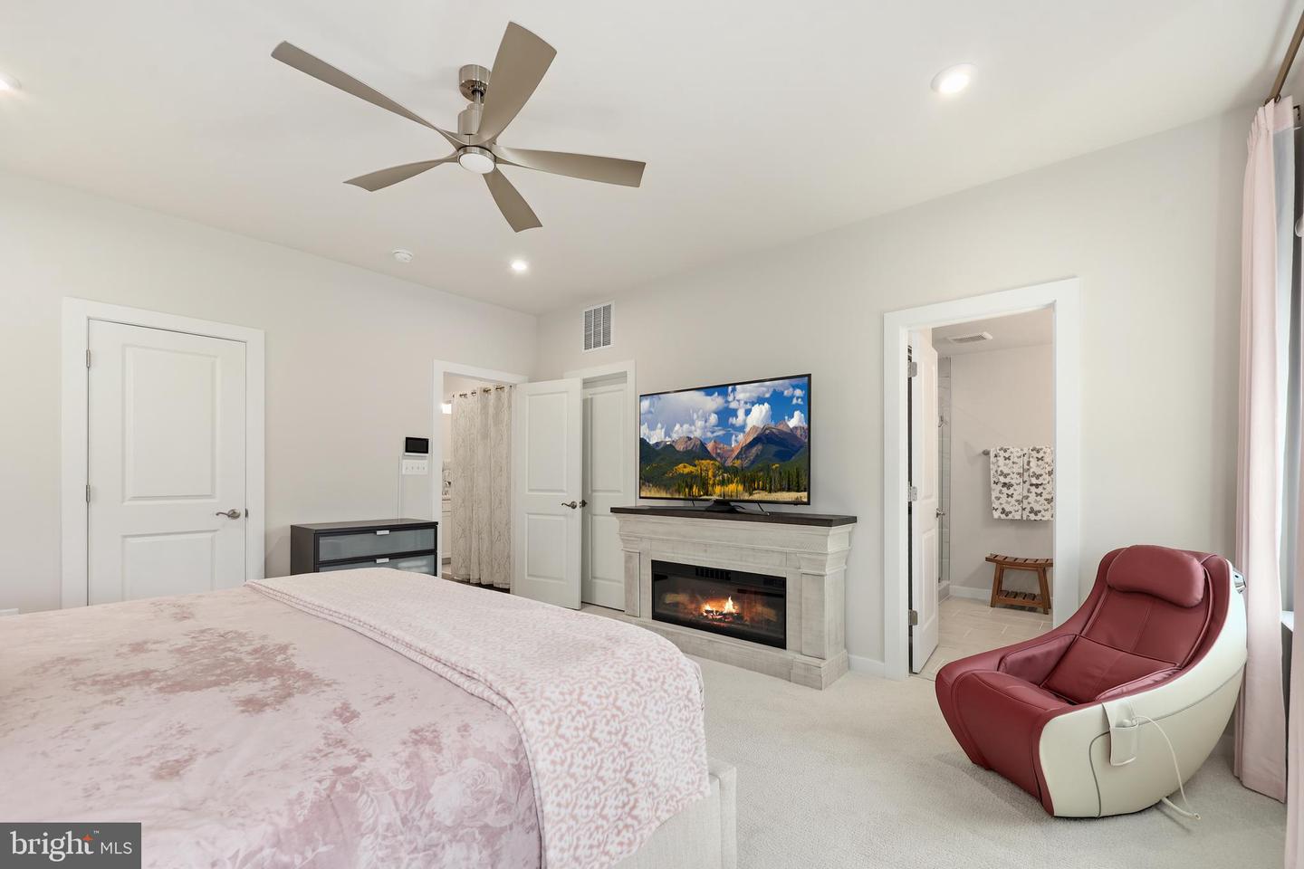 1027 VENIFENA TER SE, LEESBURG, Virginia 20175, 3 Bedrooms Bedrooms, ,4 BathroomsBathrooms,Residential,For sale,1027 VENIFENA TER SE,VALO2117420 MLS # VALO2117420