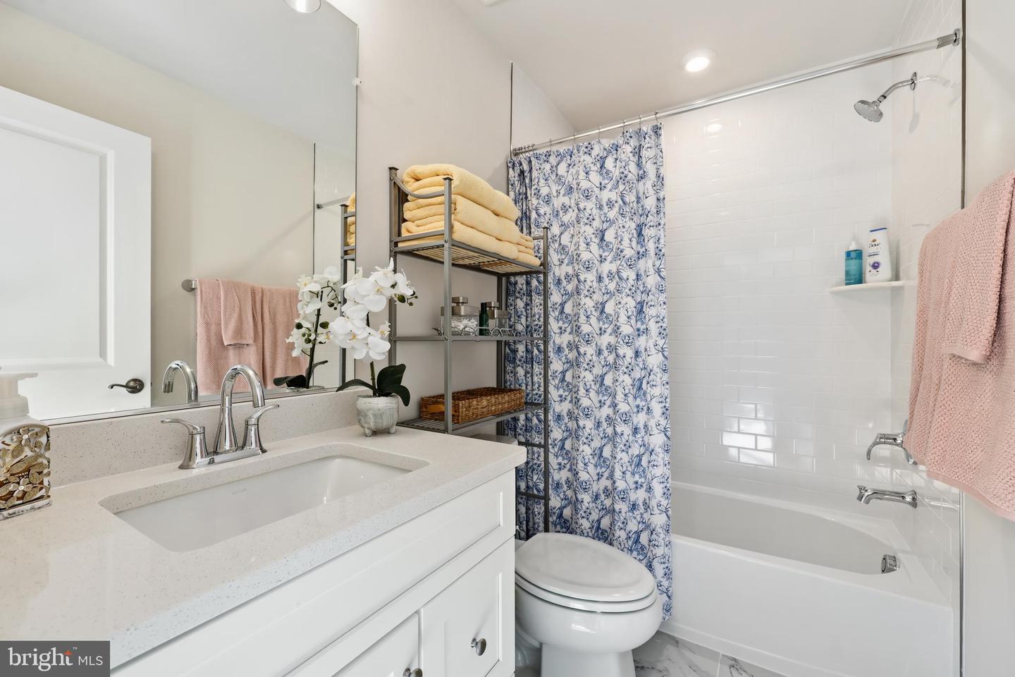 1027 VENIFENA TER SE, LEESBURG, Virginia 20175, 3 Bedrooms Bedrooms, ,4 BathroomsBathrooms,Residential,For sale,1027 VENIFENA TER SE,VALO2117420 MLS # VALO2117420