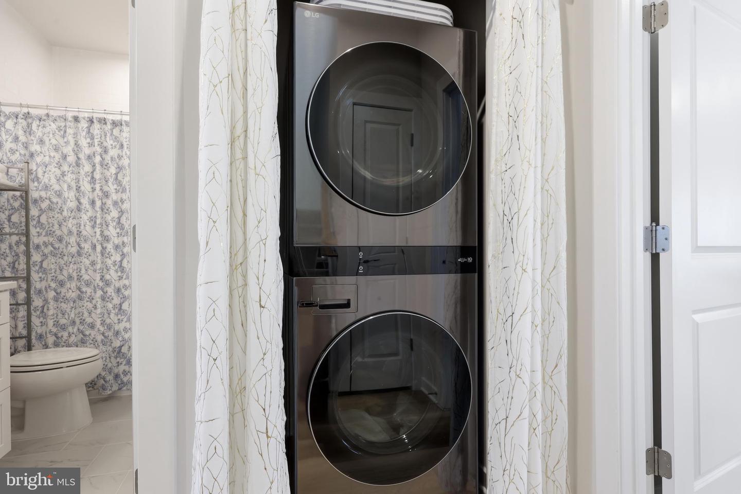 1027 VENIFENA TER SE, LEESBURG, Virginia 20175, 3 Bedrooms Bedrooms, ,4 BathroomsBathrooms,Residential,For sale,1027 VENIFENA TER SE,VALO2117420 MLS # VALO2117420