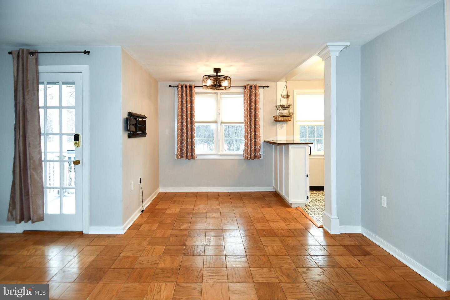 6608 BOULEVARD VW #A2, ALEXANDRIA, Virginia 22307, 2 Bedrooms Bedrooms, ,1 BathroomBathrooms,Residential,For sale,6608 BOULEVARD VW #A2,VAFX2293826 MLS # VAFX2293826