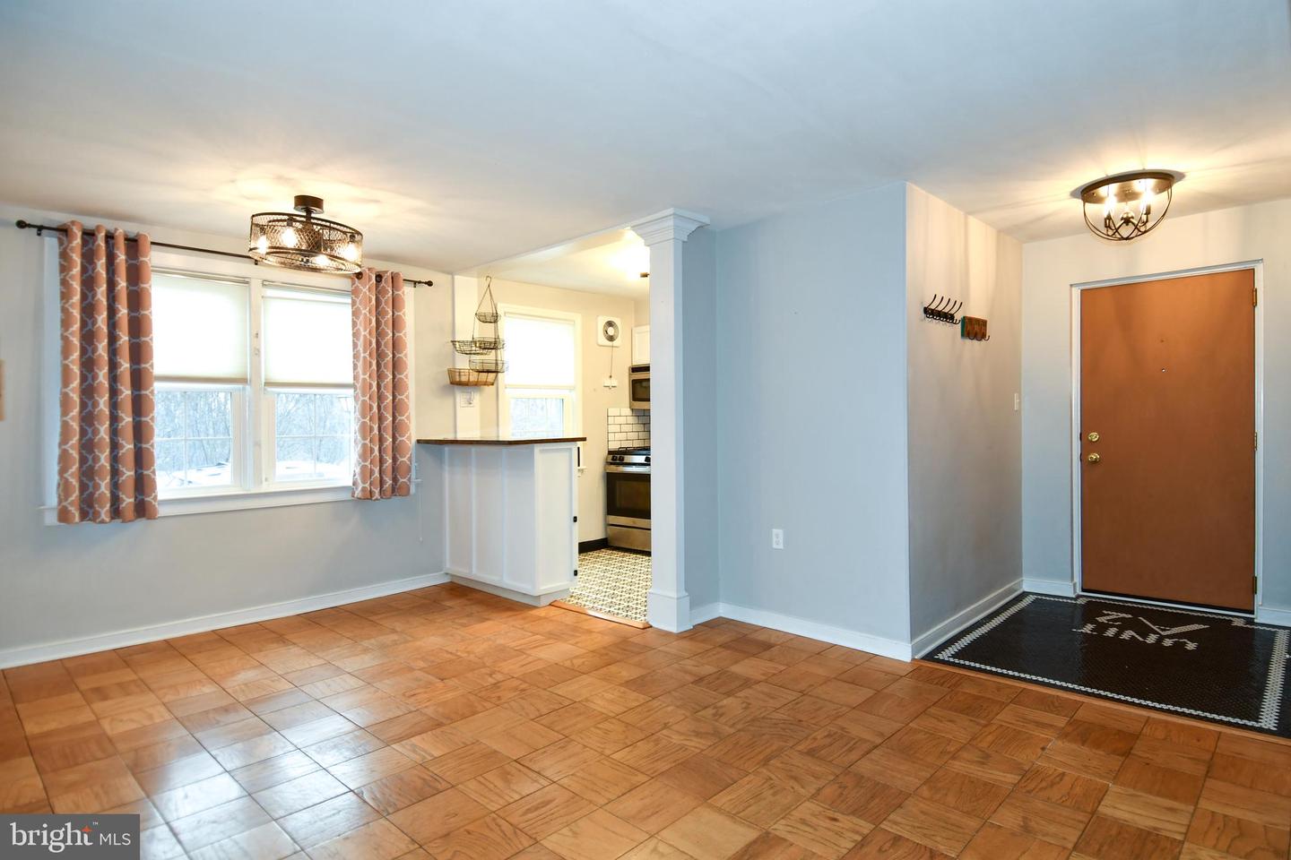 6608 BOULEVARD VW #A2, ALEXANDRIA, Virginia 22307, 2 Bedrooms Bedrooms, ,1 BathroomBathrooms,Residential,For sale,6608 BOULEVARD VW #A2,VAFX2293826 MLS # VAFX2293826
