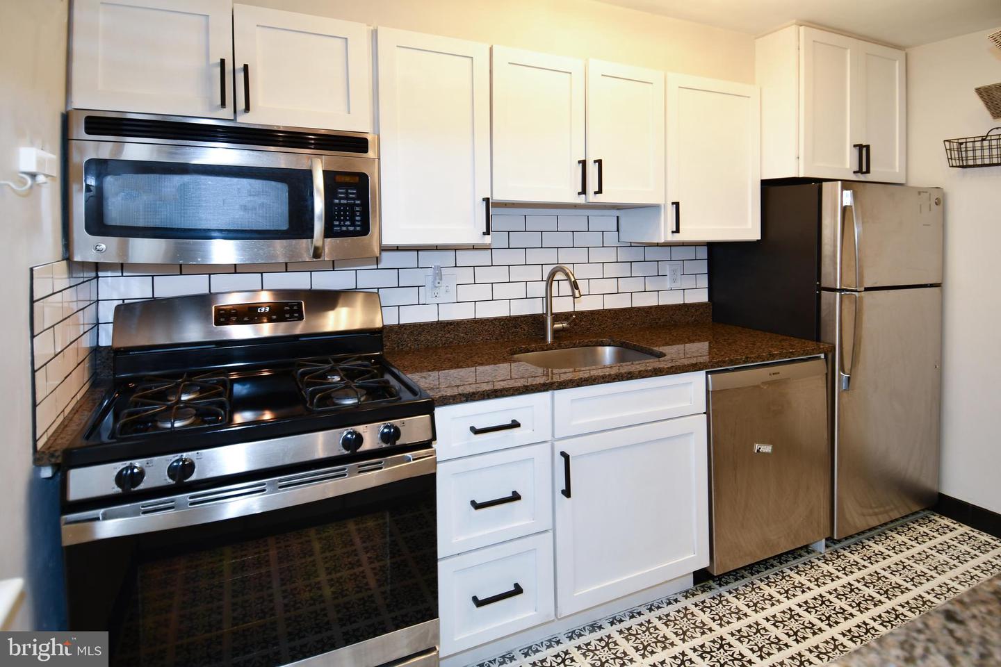 6608 BOULEVARD VW #A2, ALEXANDRIA, Virginia 22307, 2 Bedrooms Bedrooms, ,1 BathroomBathrooms,Residential,For sale,6608 BOULEVARD VW #A2,VAFX2293826 MLS # VAFX2293826