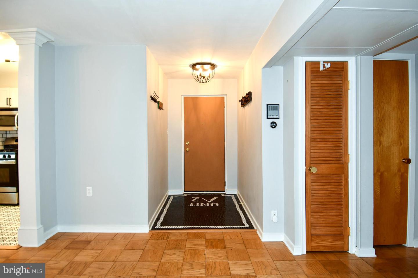 6608 BOULEVARD VW #A2, ALEXANDRIA, Virginia 22307, 2 Bedrooms Bedrooms, ,1 BathroomBathrooms,Residential,For sale,6608 BOULEVARD VW #A2,VAFX2293826 MLS # VAFX2293826